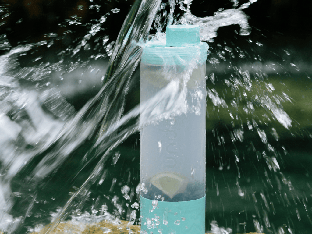 Wasser trinken aus der UNDA Multifunktionsflasche